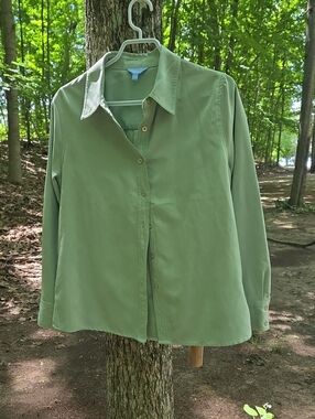 Denver Hayes Sage Green Button-Front Top M